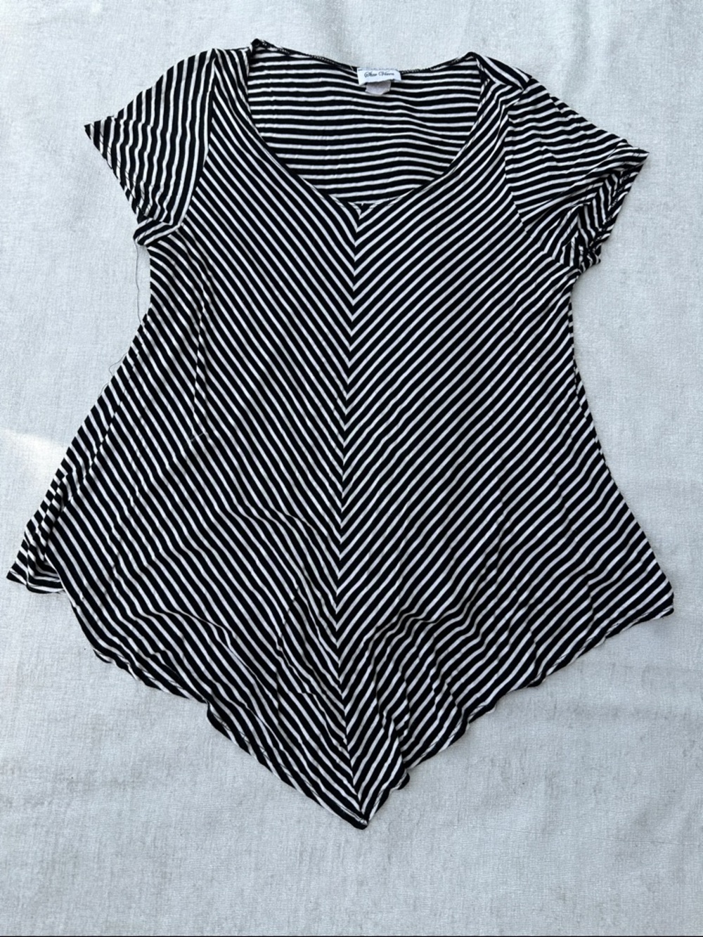 Star Vixen Black & White Striped V-Neck Handkerchief Hem Top (L)
